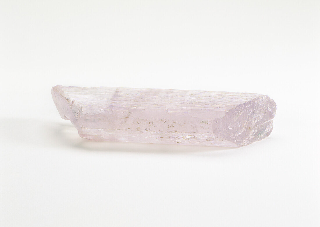 Kunzite, gem-quality pink to lavender spondumene