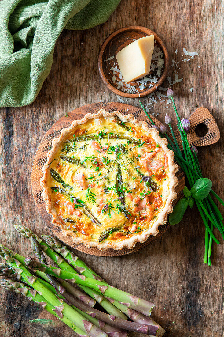 Asparagus quiche with smoked salmon