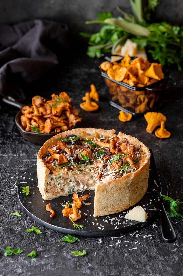 Mushroom pie with chanterelles