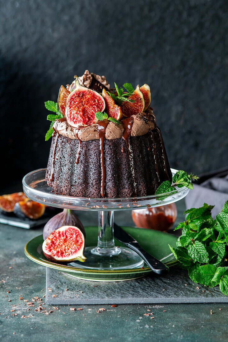 Fig and chocolate cake
