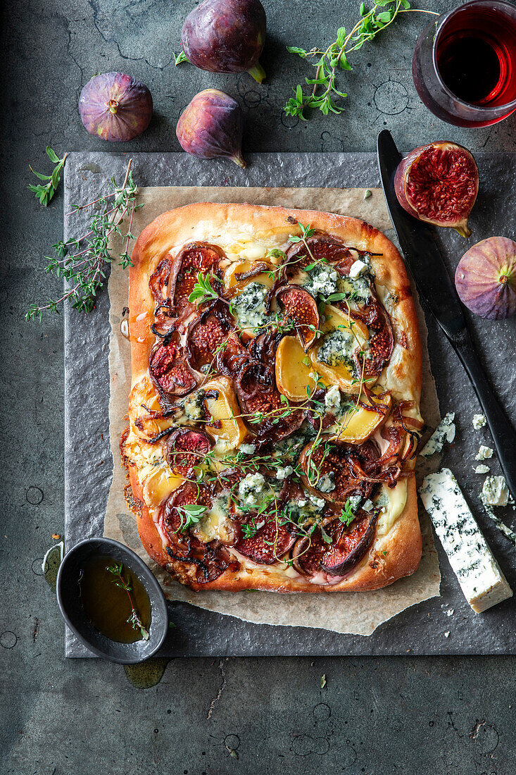 Flatbread with figs