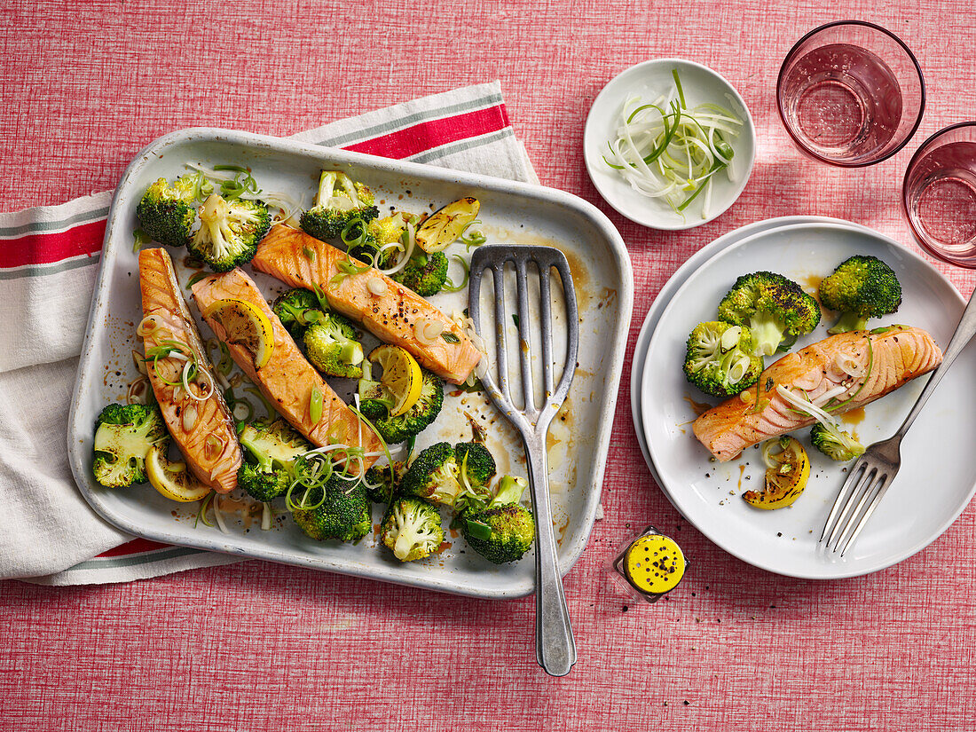 Baked salmon with broccoli