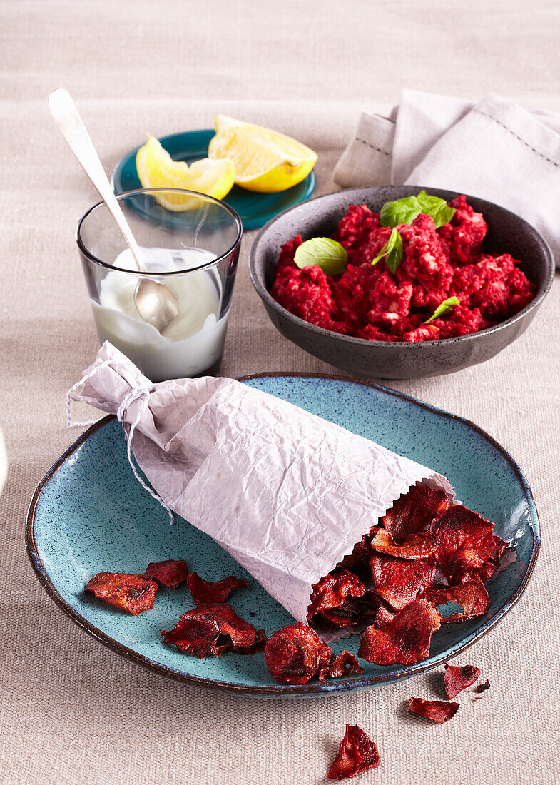 Beetroot chips with beetroot and chickpeas hummus