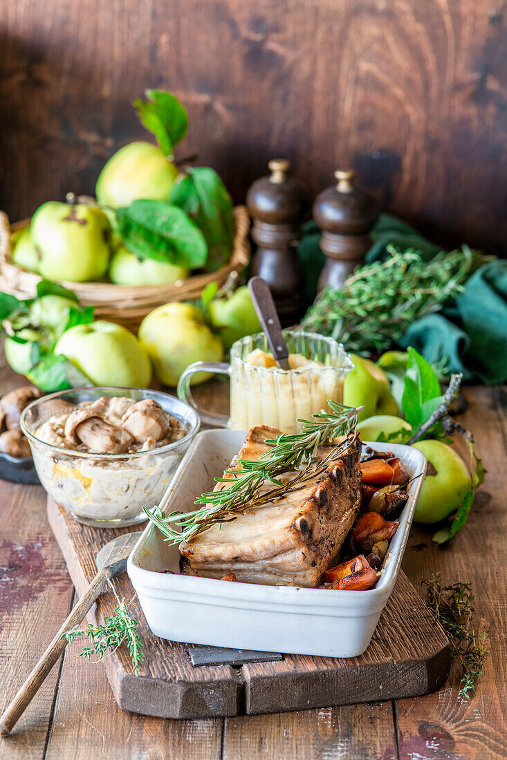 Schweinebraten mit Äpfeln