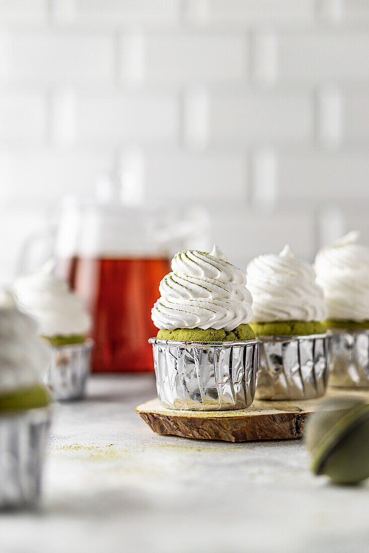 Matcha-Cupcakes zum Tee