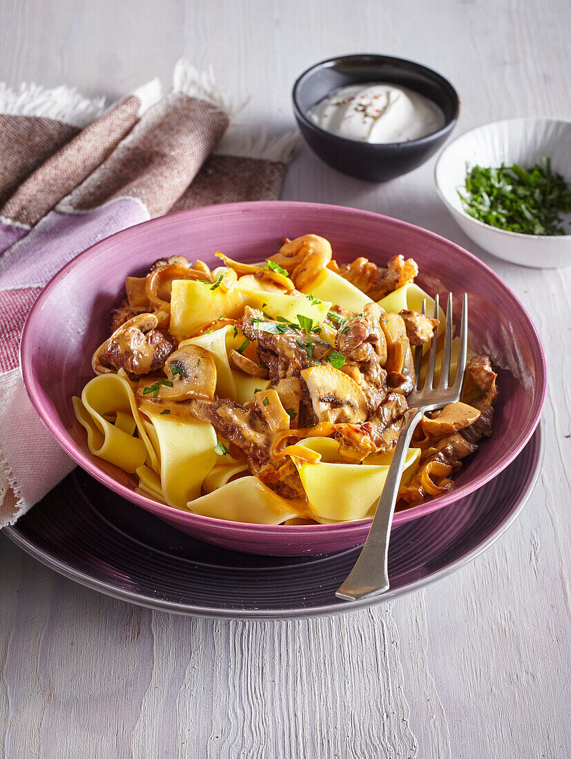 Beef Stroganoff mit Bandnudeln