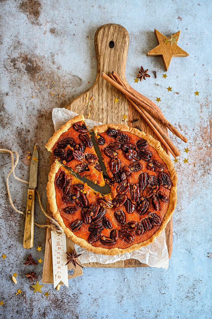 Kürbistarte mit Pekannüssen und Zimt zu Weihnachten