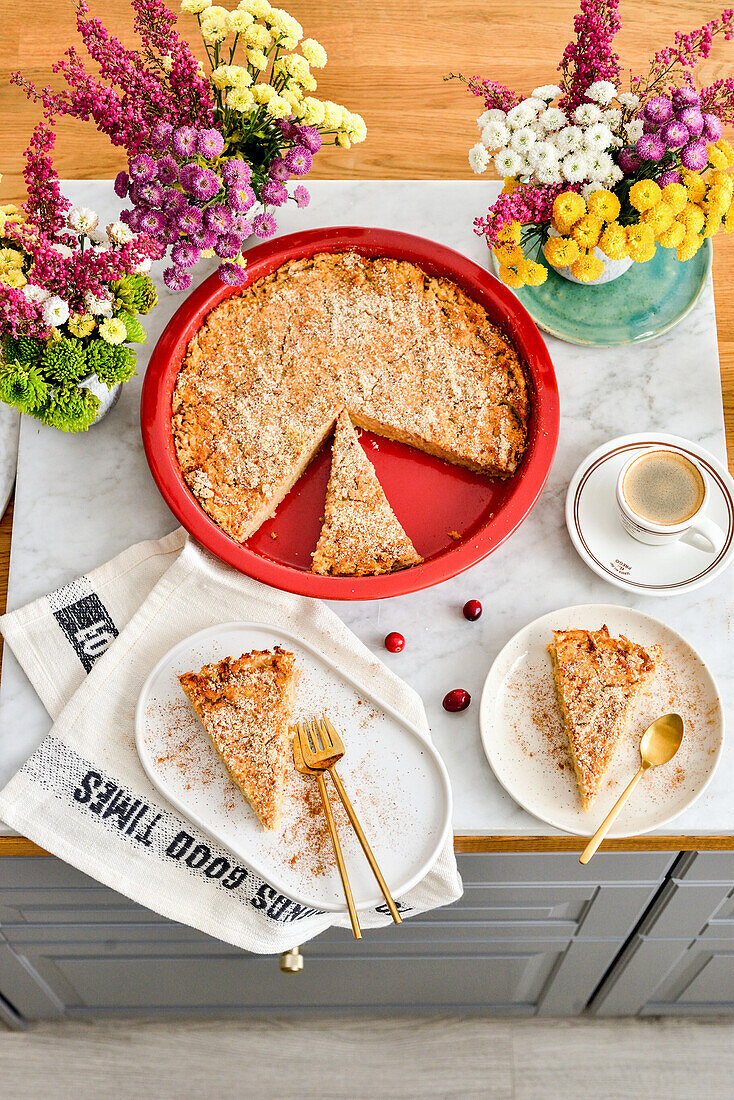 Tart with apples and almonds