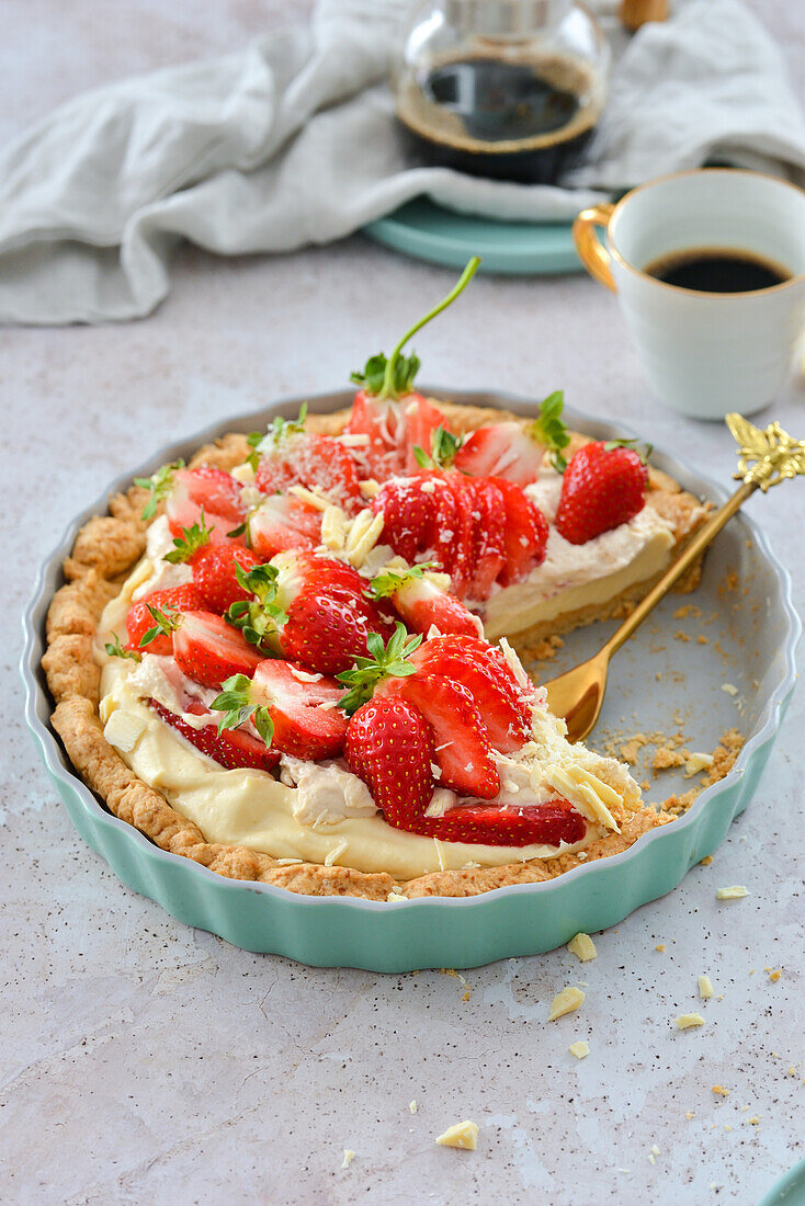 White chocolate and strawberry tart