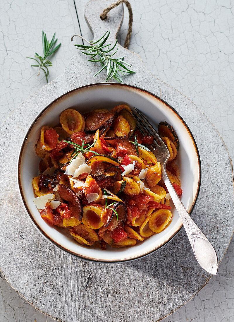 Orechiette mit Caponata (Sizilien)