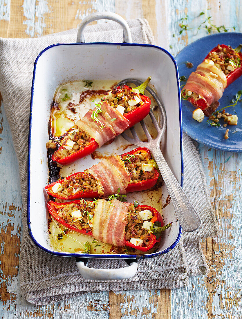 Stuffed bell peppers with meat mixture