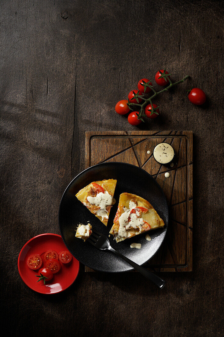 Spanish tortilla with tomatoes