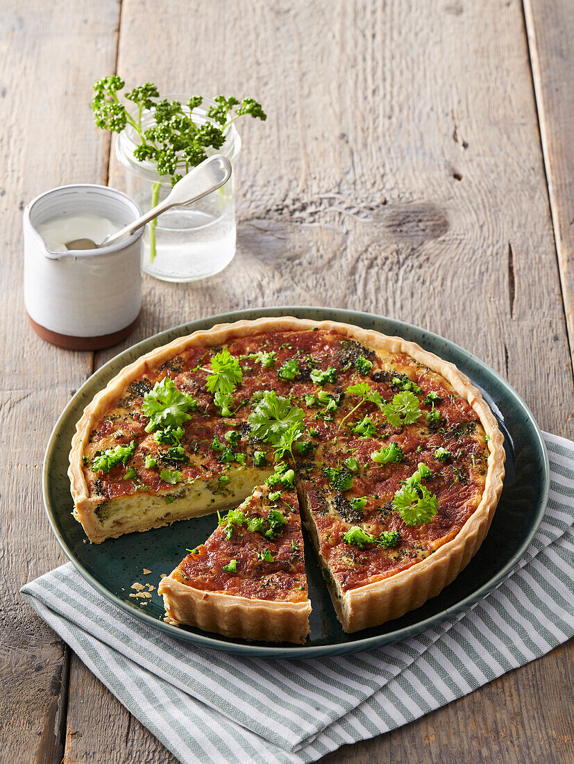 Glutenfreie Brokkoli-Quiche mit Kräutern