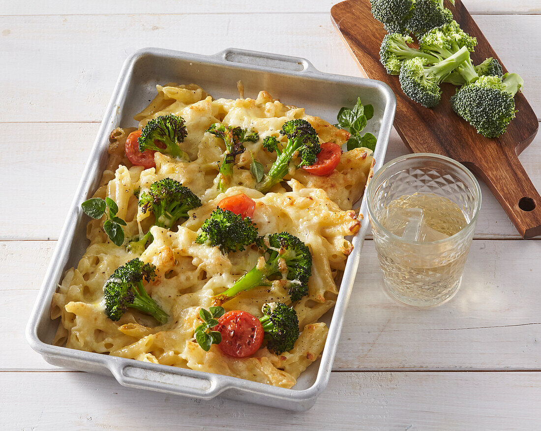 Gratinated broccoli with pasta
