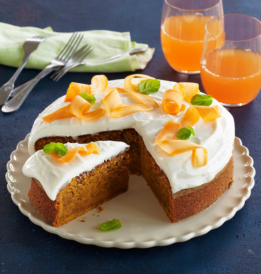 Carrot cake (gateau)