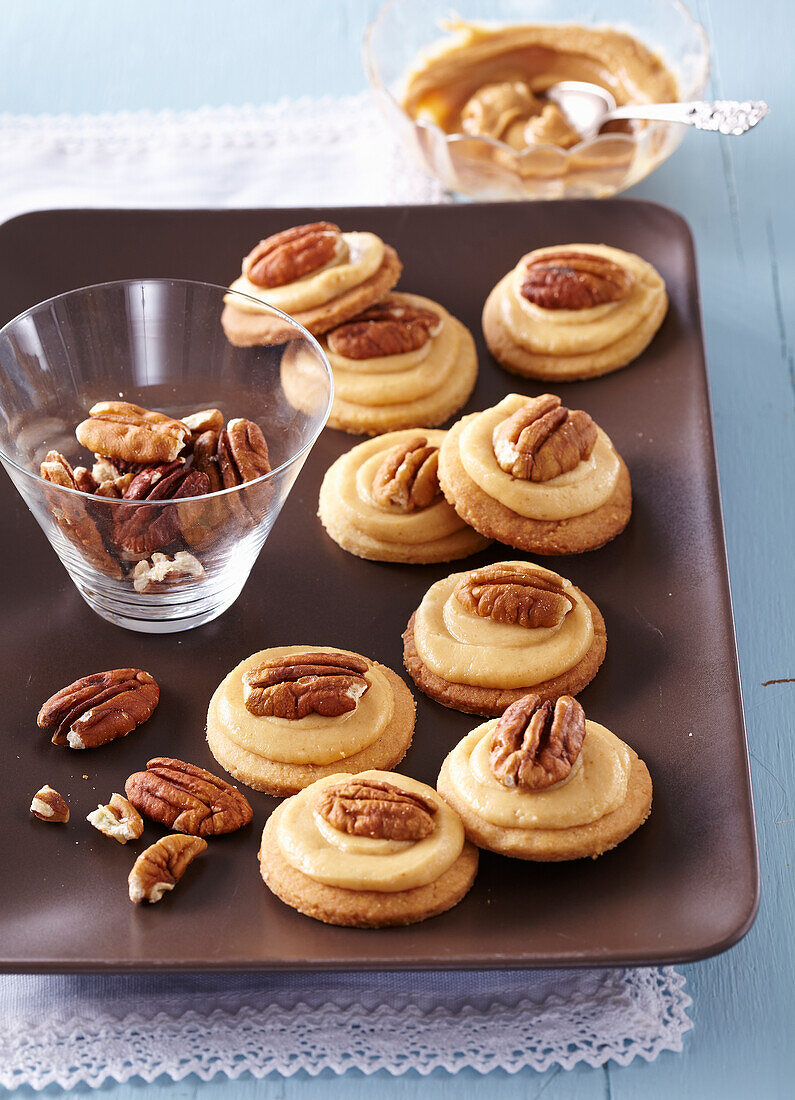 Tea biscuits with peanut butter and pecans