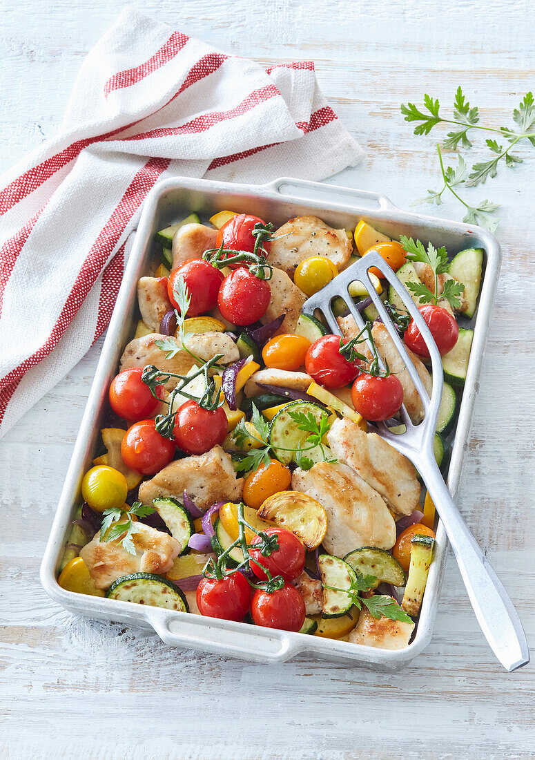 Chicken with zucchini and tomatoes