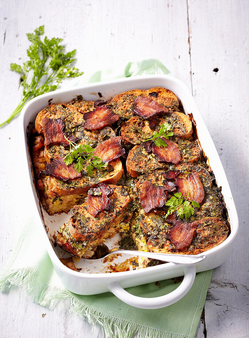 Brotpudding mit Speck zu Ostern