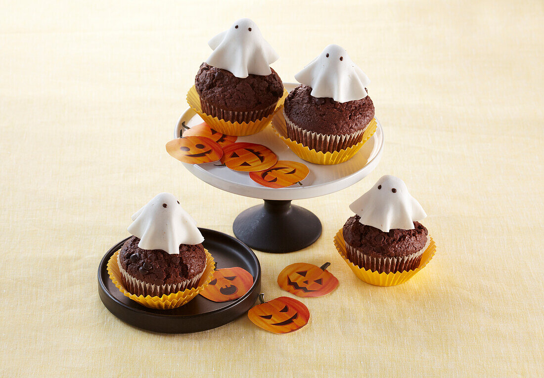 Gruselige Gespenster-Muffins zu Halloween