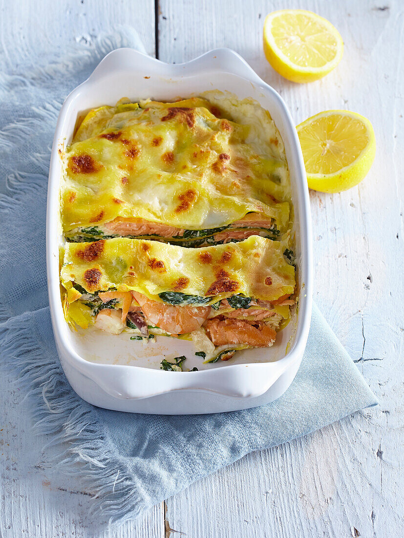 Creamy lasagne with salmon and shrimps