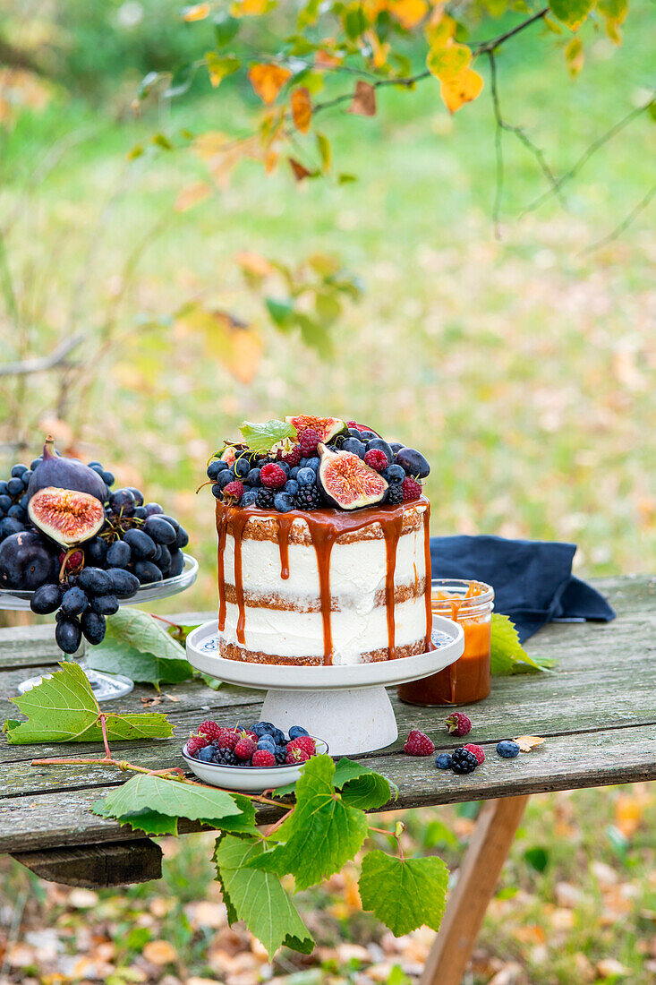 Cake with caramel and autumn fruit