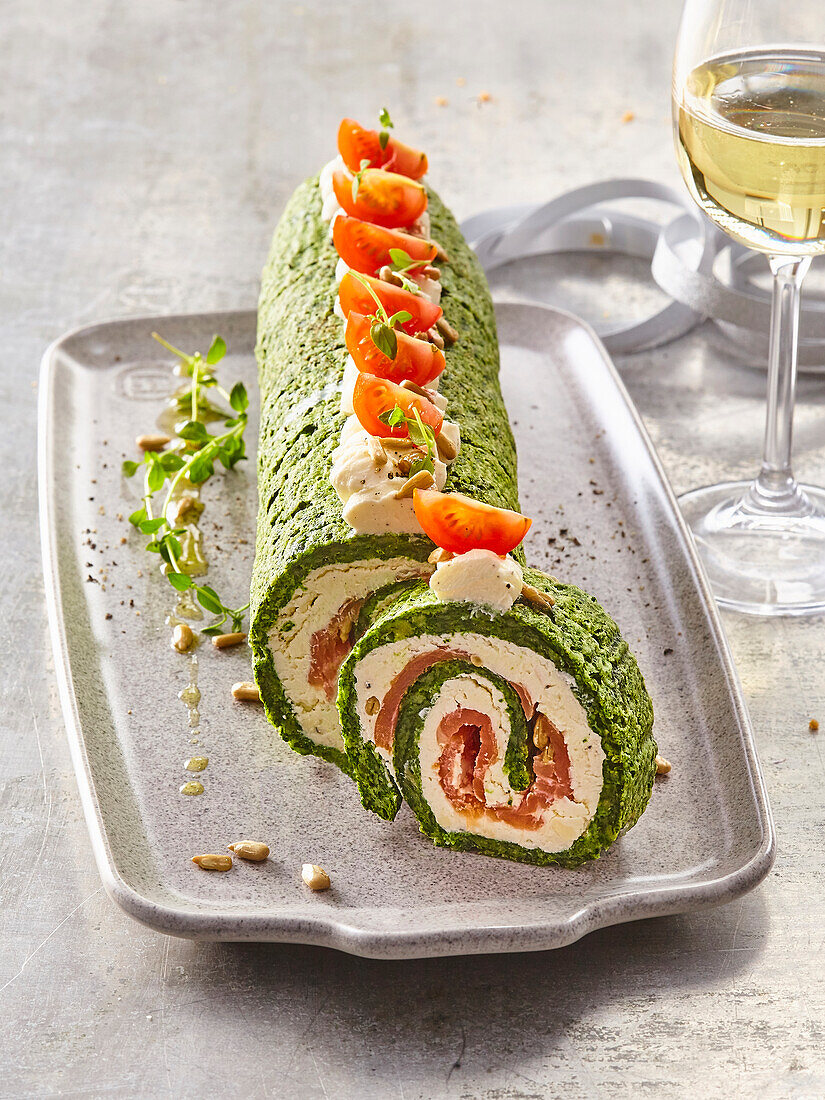 Spinach roll with smoked salmon