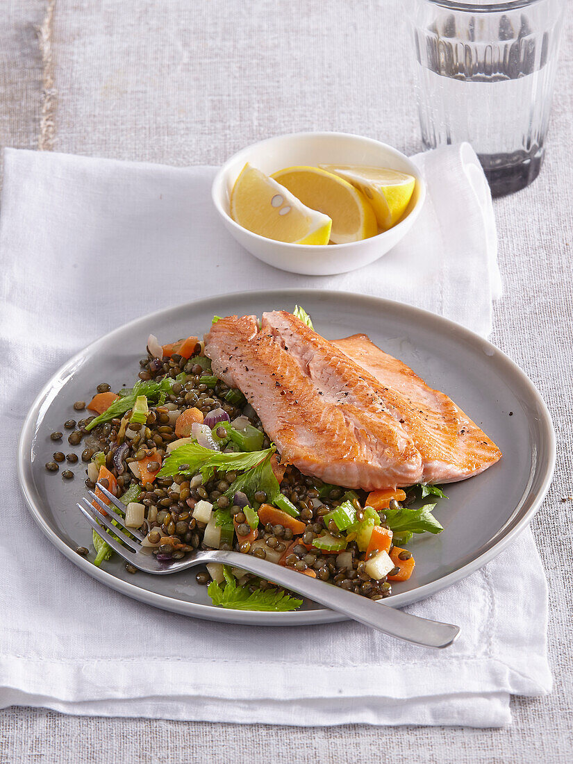 Salmon with lentil salad