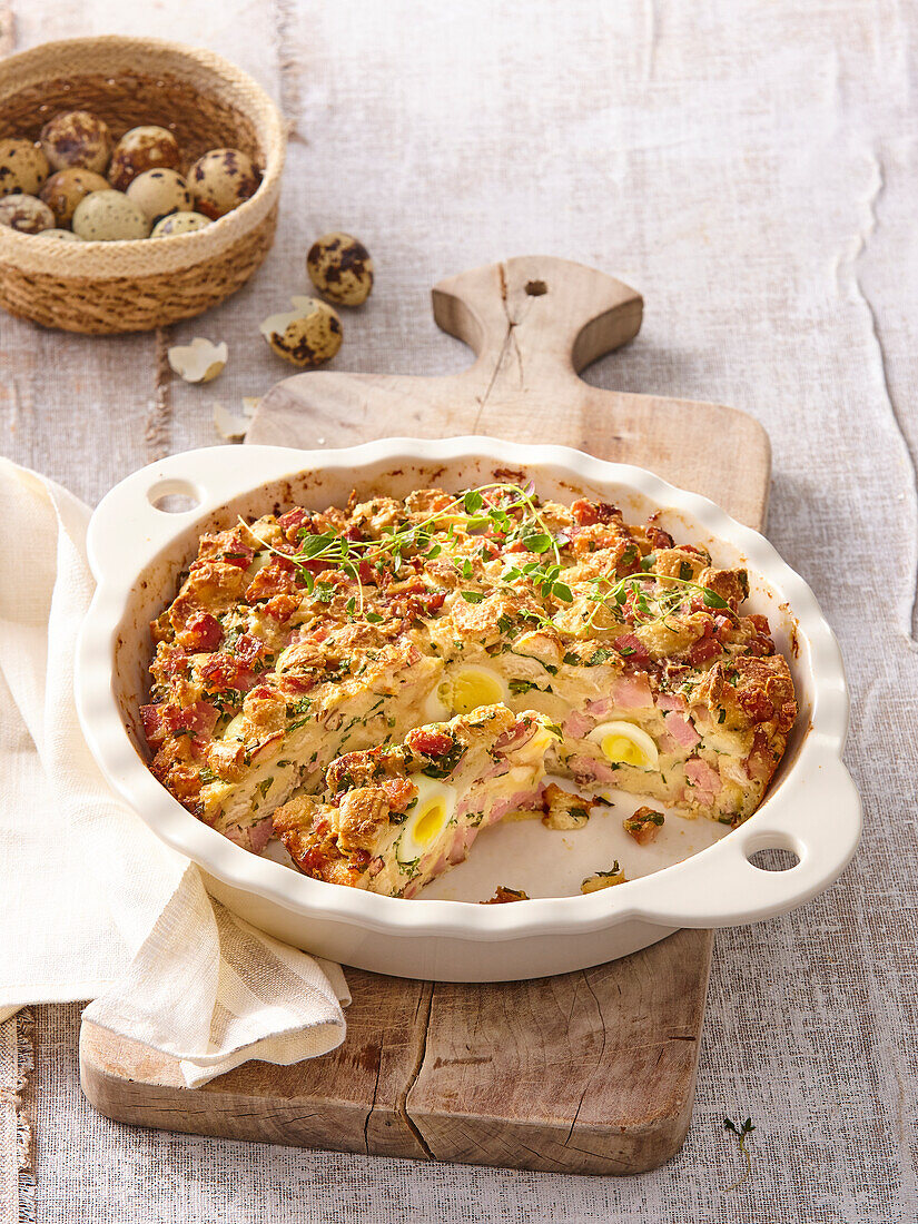 Brotpudding zu Ostern mit Wachteleiern