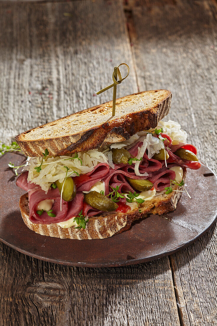 Reuben sandwich with pastrami