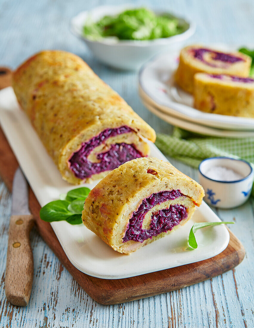Potato roll with red cabbage