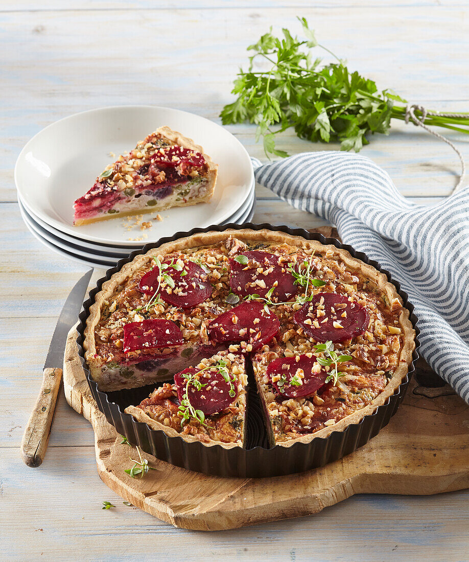 Quiche with beetroot and thyme