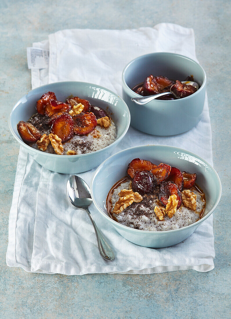Milk rice with poppy seed and plum topping