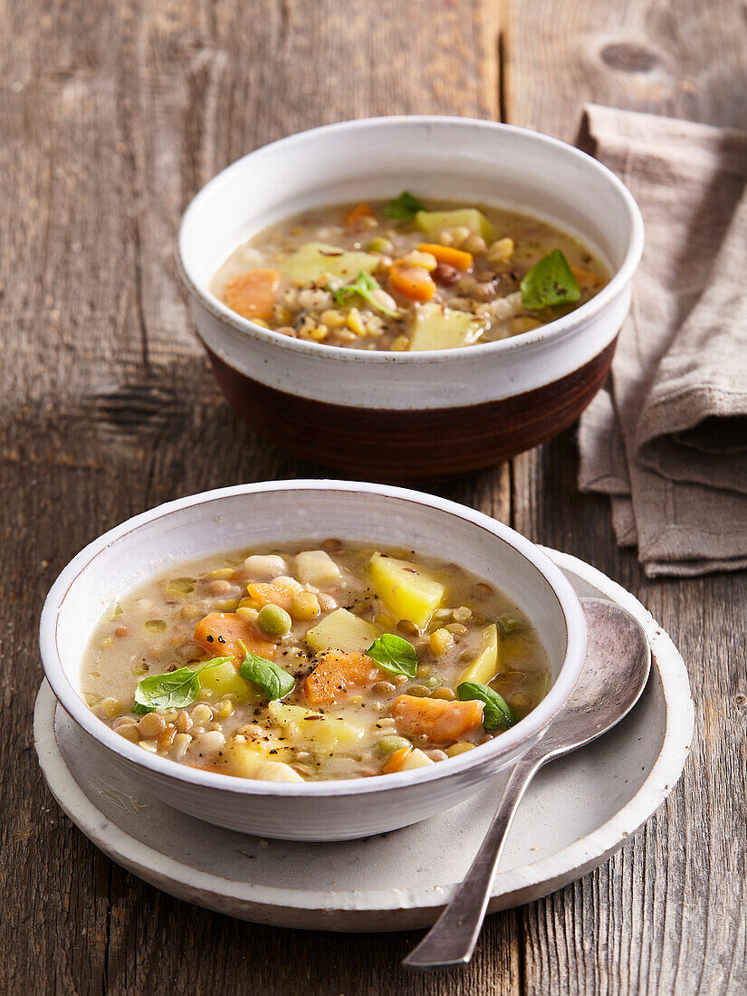Pea, lentil and groath soup
