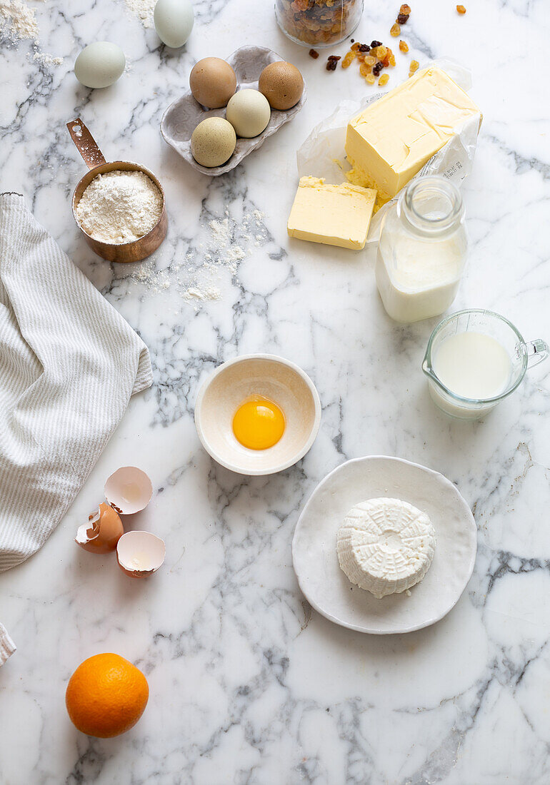 Backzutaten: Eier, Butter Ricotta, Mehl, Milch