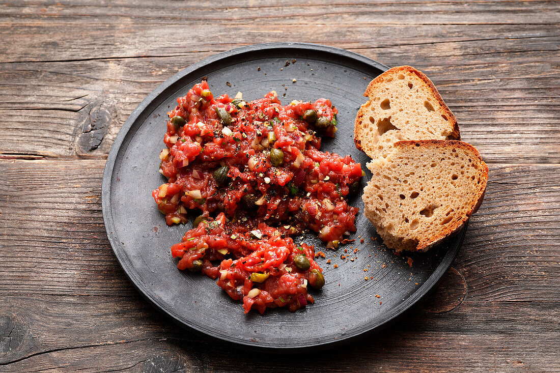 Venison tartare with capers