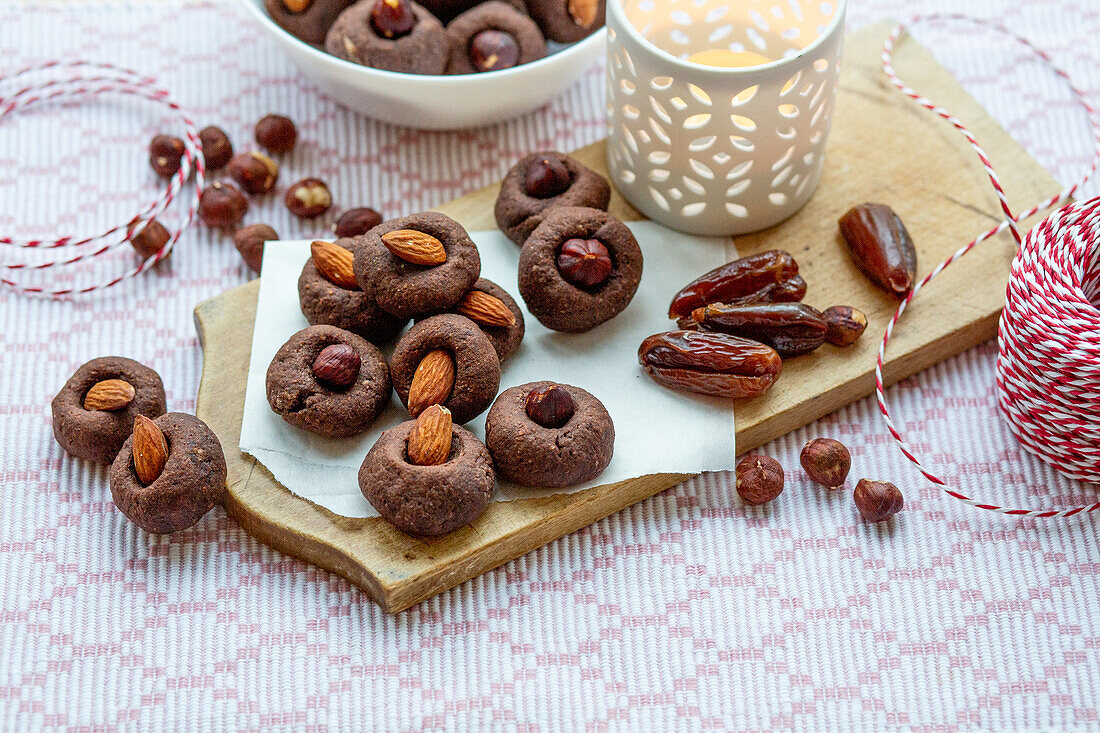 Chocolate cookies with almonds and hazelnuts