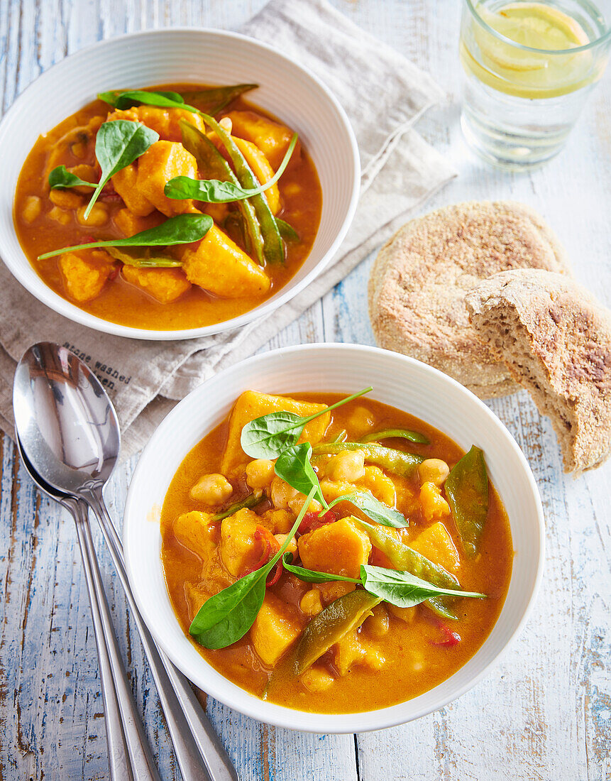 Pumpkin curry with chickpeas