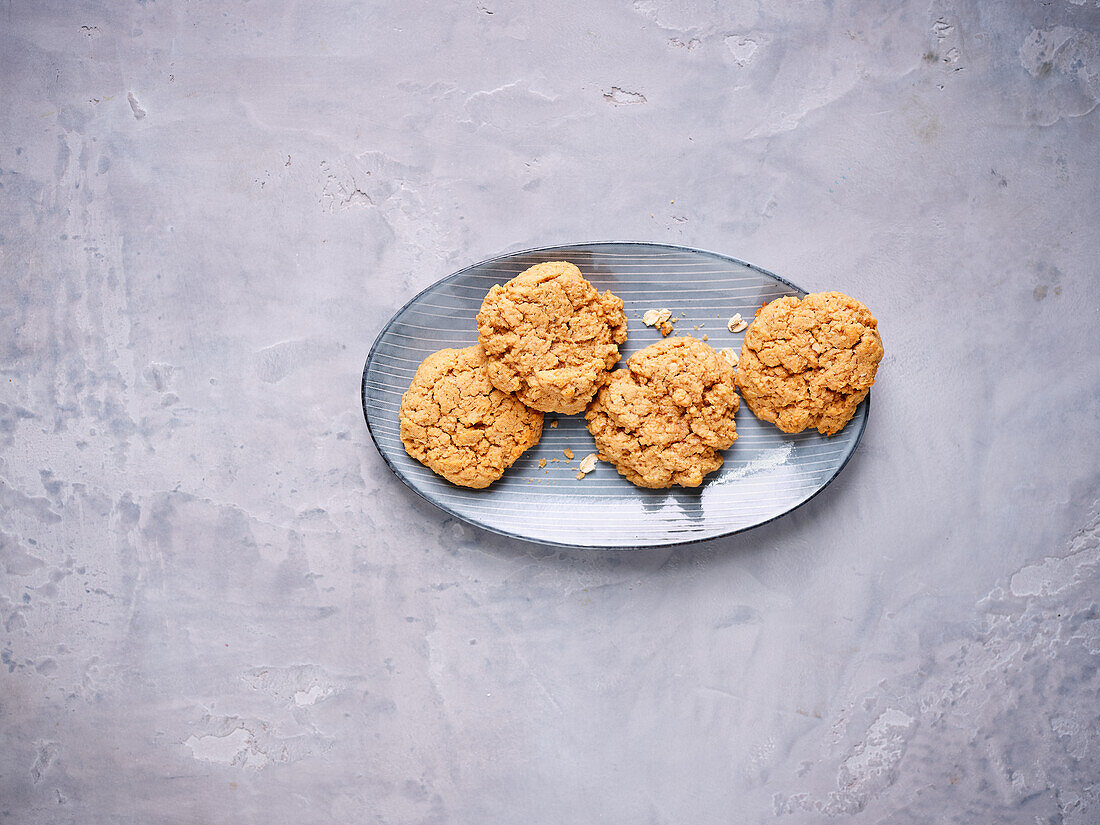 Vegane Erdnuss-Haferflocken-Cookies