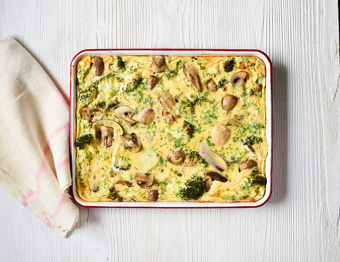Quick mushroom frittata with broccoli and baked ham