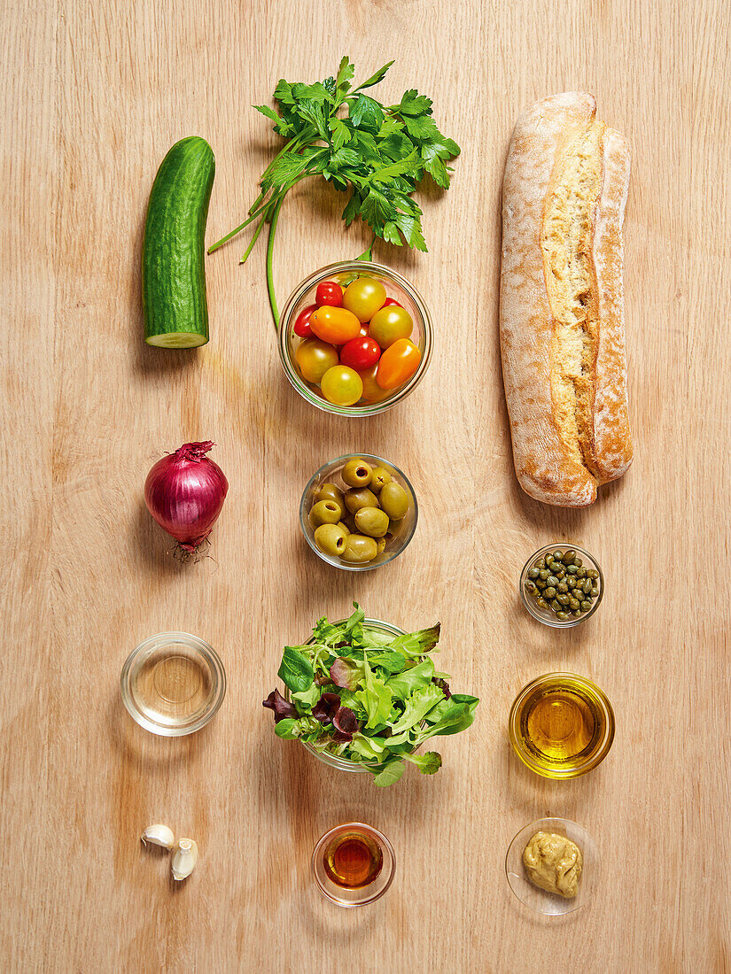 Ingredients for a bread salad (Vegan)