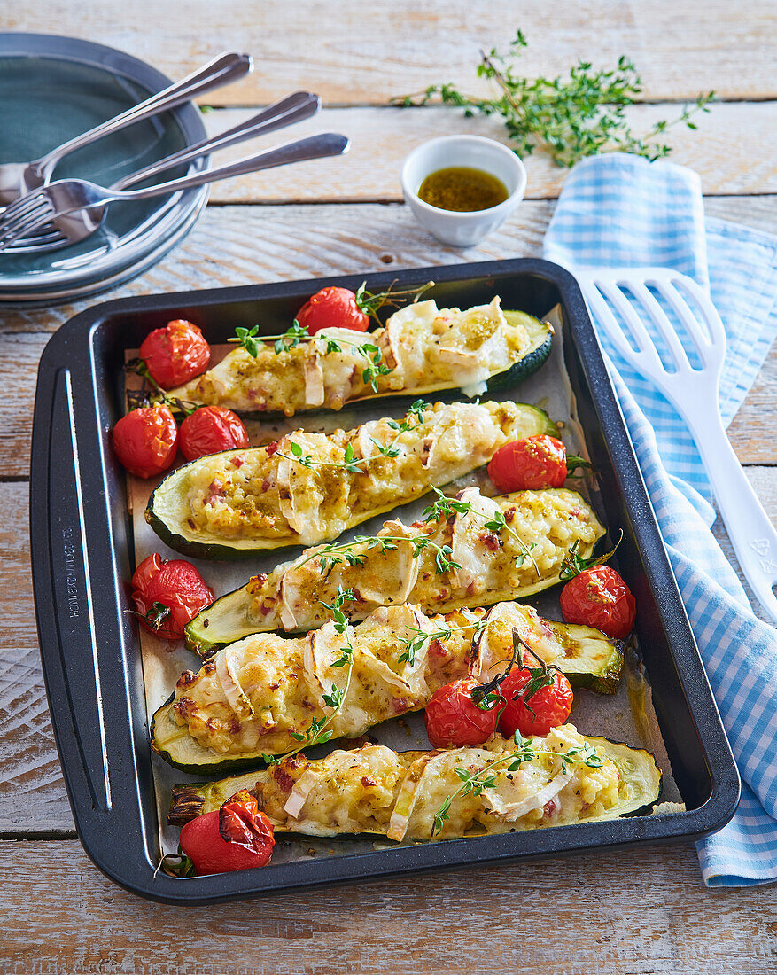 Gratinierte Zucchini mit Eiergraupen (Tarhonya) und Ziegenkäse