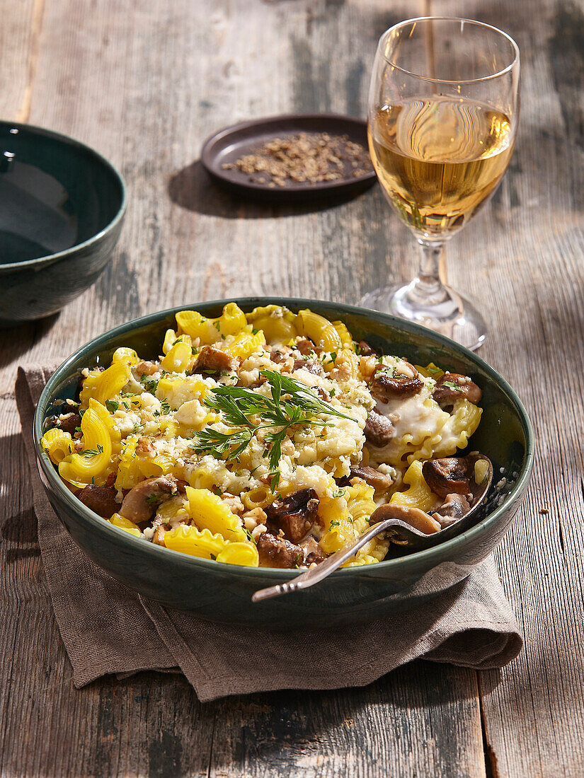 Nudeln mit Champignons und Blauschimmelkäse