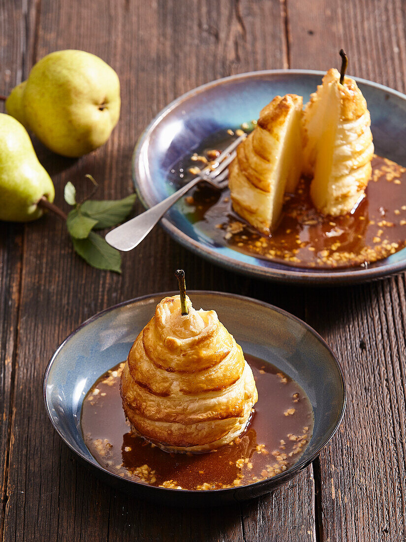 Honey pears in puff pastry