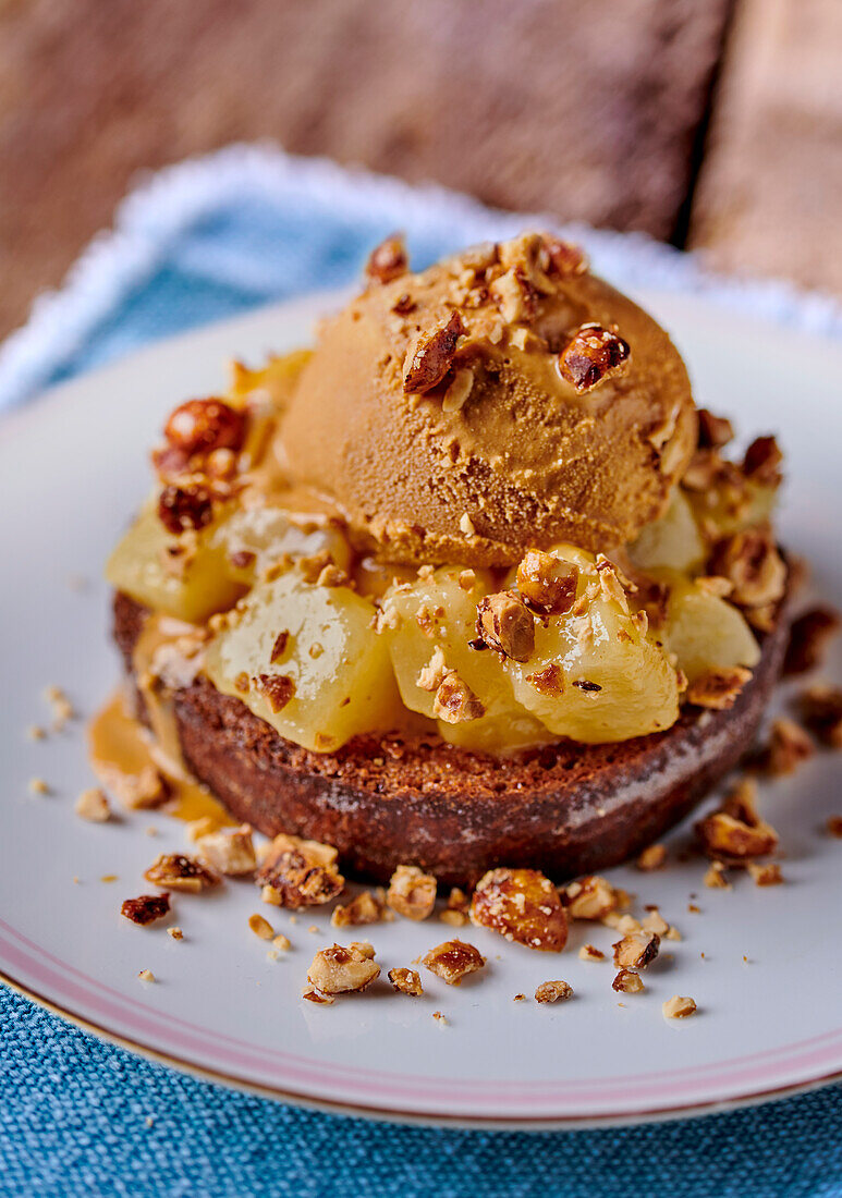 Chocolate bread with caramelised banana and chocolate ice cream