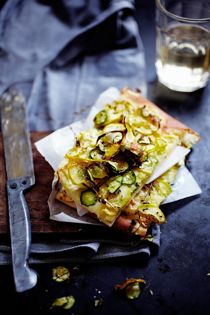 Pizza with courgettes