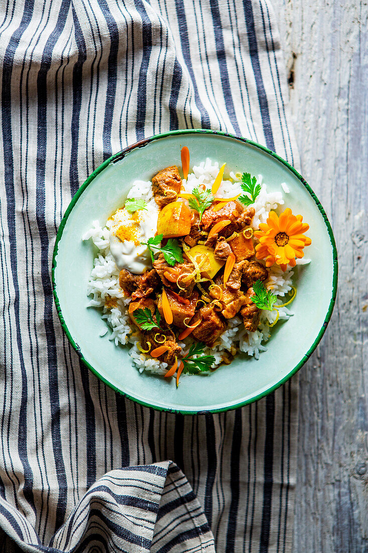 Marokkanische Lamm-Tajine auf Reis