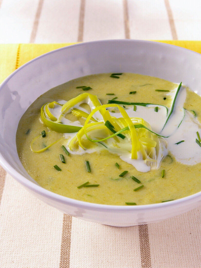 Creamy leek and potato soup