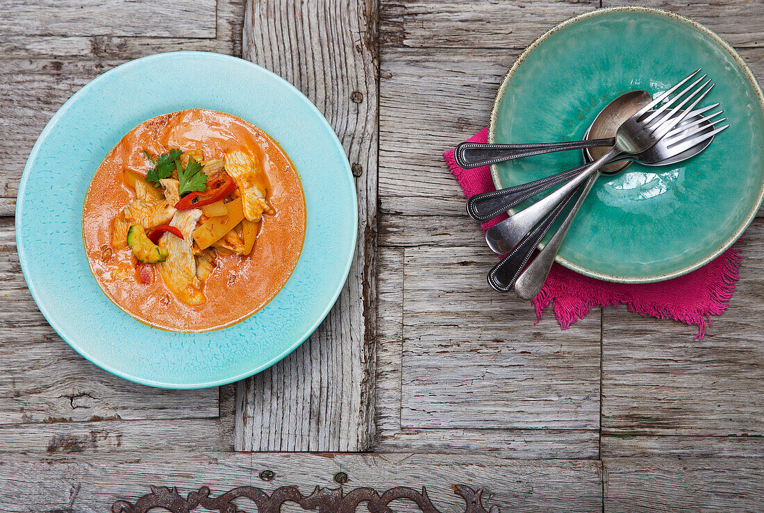 Rotes Hähnchen-Thai-Curry