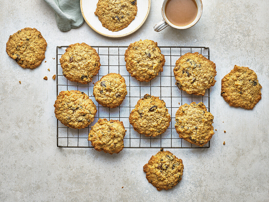 Fruity flapjack cookies