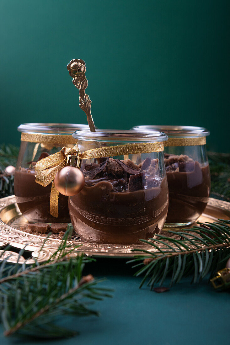 Vegan coconut-and-chocolate pudding with gingerbread